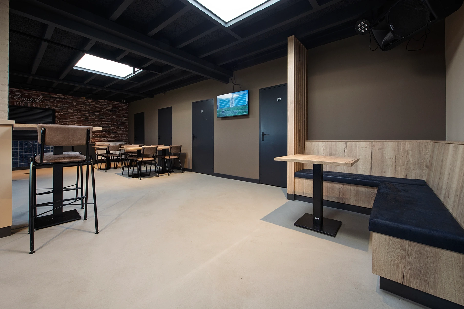 Premium Leef-Beton (Fossil) in voetbalkantine Lieshout1 Premium Leef-Beton (Fossil) in voetbalkantine Lieshout1