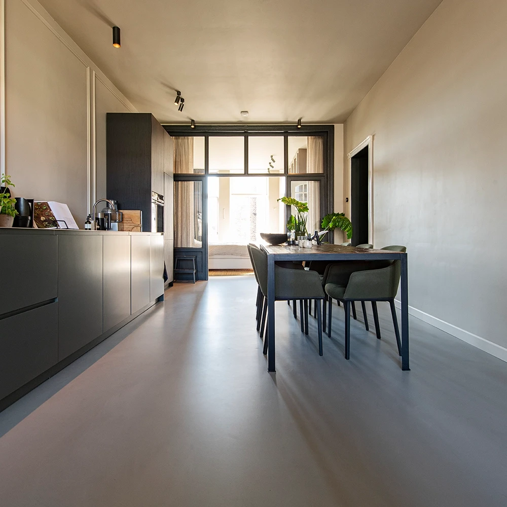 Binnenkijkers - PU gietvloer - appartement Amsterdam - GranuFlow gietvloer3 Binnenkijkers - PU gietvloer - appartement Amsterdam - GranuFlow gietvloer3