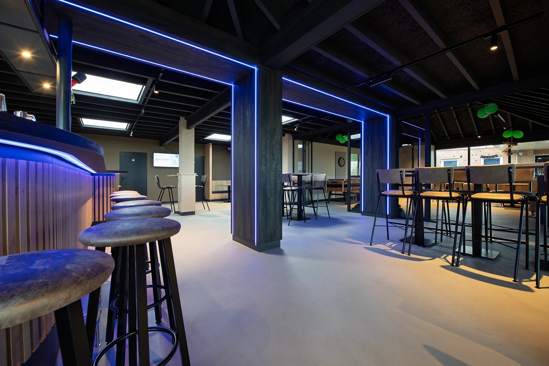 Premium Leef-Beton (Fossil) in voetbalkantine Lieshout23 Premium Leef-Beton (Fossil) in voetbalkantine Lieshout23