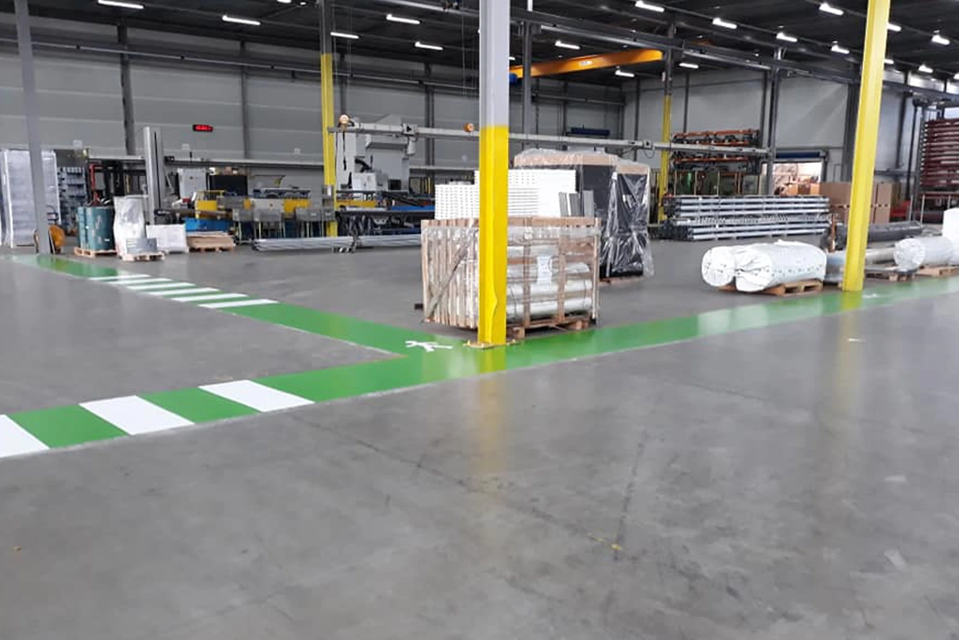 Fabrieksvloeren: epoxy gietvloeren | Romar-Voss Floor Systems