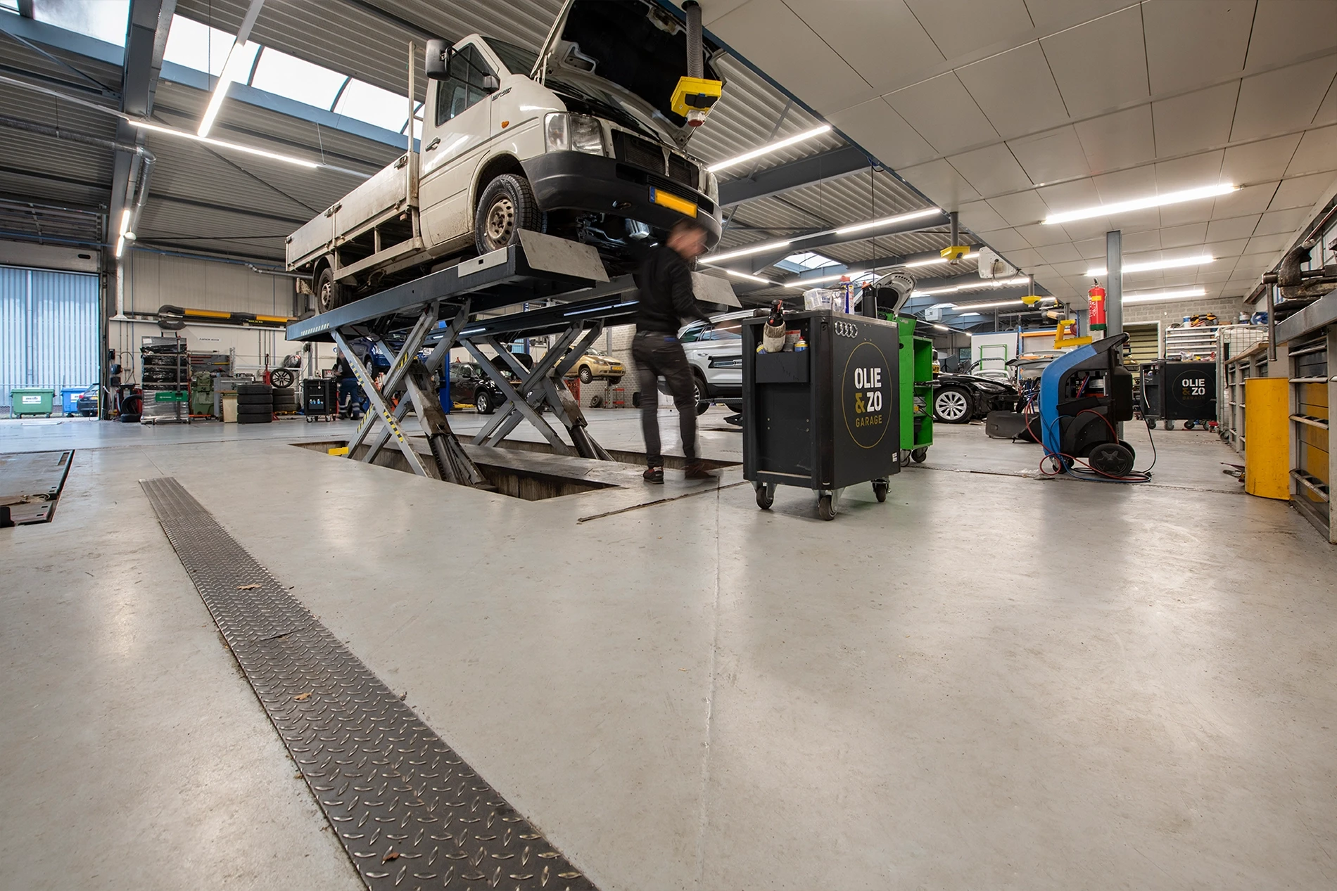 EpoRol (rolcoating) in autogarage Schijndel4 EpoRol (rolcoating) in autogarage Schijndel4
