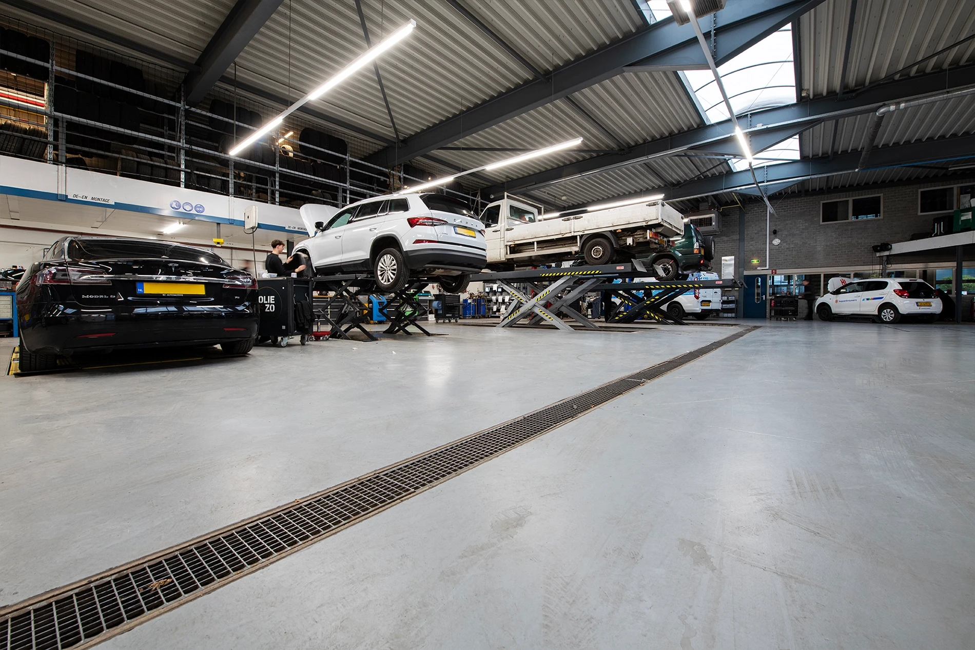 EpoRol (rolcoating) in autogarage Schijndel7 EpoRol (rolcoating) in autogarage Schijndel7