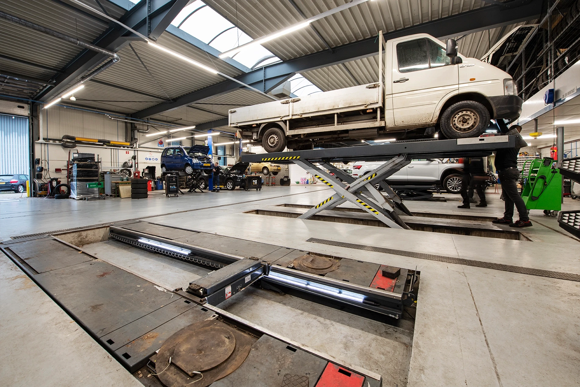 EpoRol (rolcoating) in autogarage Schijndel3 EpoRol (rolcoating) in autogarage Schijndel3