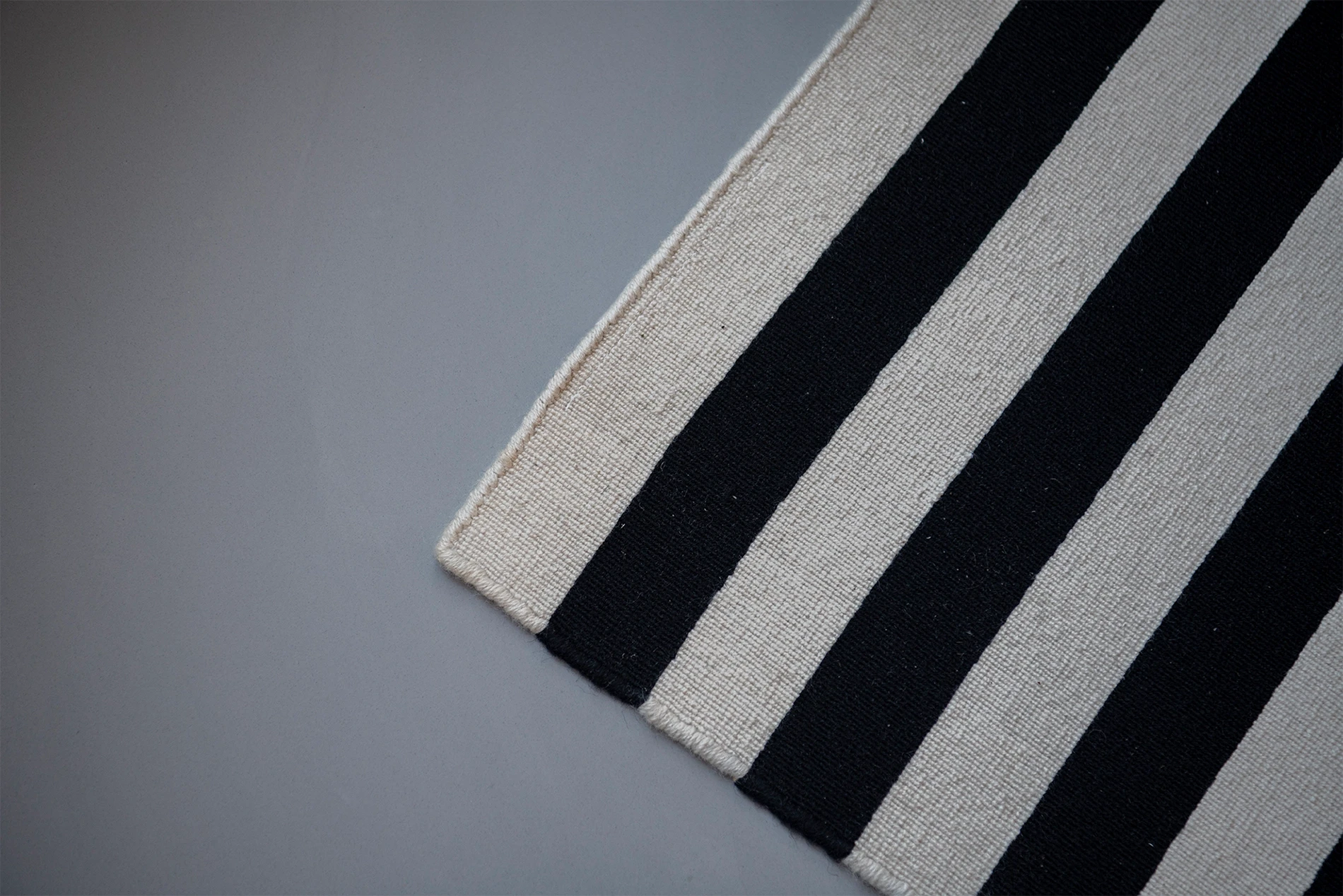 Referentie GranuFlow Amsterdam - Travertin Cafe Mocha9 Referentie GranuFlow  gietvloer Amsterdam - Travertin Cafe Mocha9