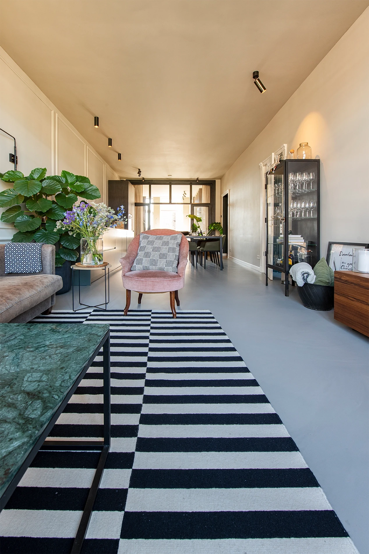 Referentie GranuFlow Amsterdam - Travertin Cafe Mocha11 Referentie GranuFlow gietvloer Amsterdam - Travertin Cafe Mocha11