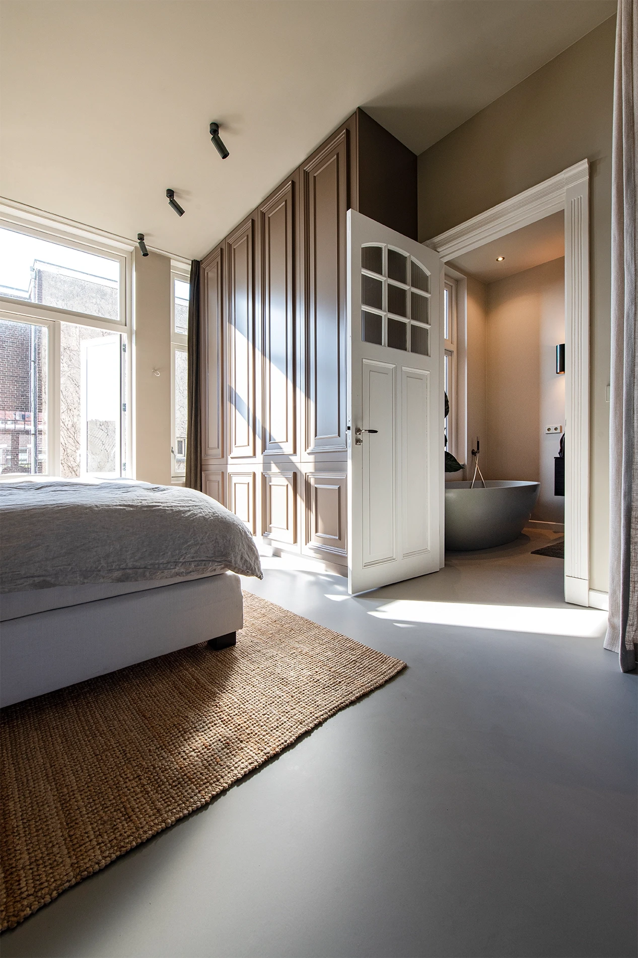 Referentie GranuFlow Amsterdam - Travertin Cafe Mocha12 Referentie GranuFlow gietvloer Amsterdam - Travertin Cafe Mocha12