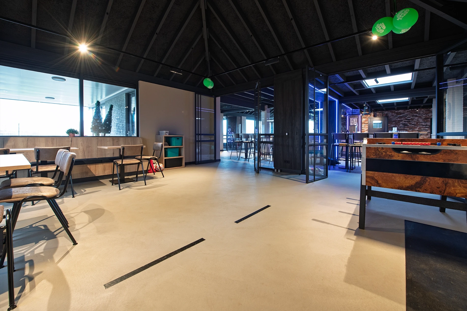 Premium Leef-Beton (Fossil) in voetbalkantine Lieshout10 Premium Leef-Beton (Fossil) in voetbalkantine Lieshout10