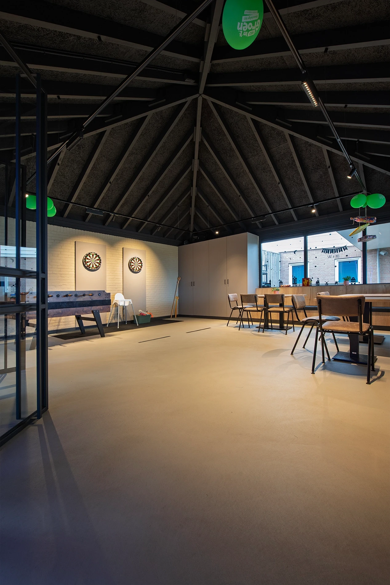 Premium Leef-Beton (Fossil) in voetbalkantine Lieshout36 Premium Leef-Beton (Fossil) in voetbalkantine Lieshout36